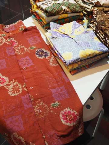 Photo 2 of Kameja Batik TP-388058 Perkhidmatan Jahit Individu &  Pukal minima 15 pcs untuk 1 design
Untuk menempah jahit whatsap terus ke talian 0193780293