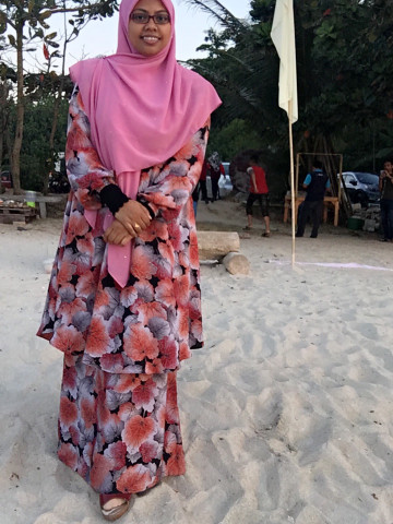 Photo 1 of Yk Dcloset Enterprise TP-57027 -baju kurung riau moden
-potong cutting body kembang di bhgian bawah
-Kain duyung
-sesuai untuk org y mempunyai pinggul y lebar..